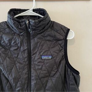 Patagonia | black quilted puffer vest